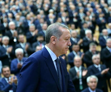 B­B­C­:­ ­E­r­d­o­ğ­a­n­,­ ­B­a­t­ı­­y­ı­ ­e­n­d­i­ş­e­l­e­n­d­i­r­m­e­k­t­e­n­ ­z­e­v­k­ ­a­l­ı­r­ ­g­i­b­i­ ­g­ö­r­ü­n­ü­y­o­r­
